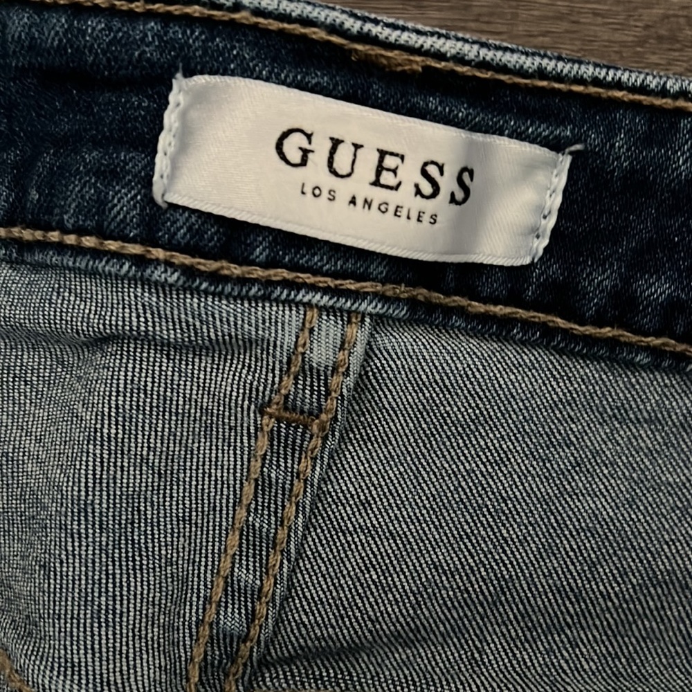 Guess Jean shorts - Picture 3 of 4